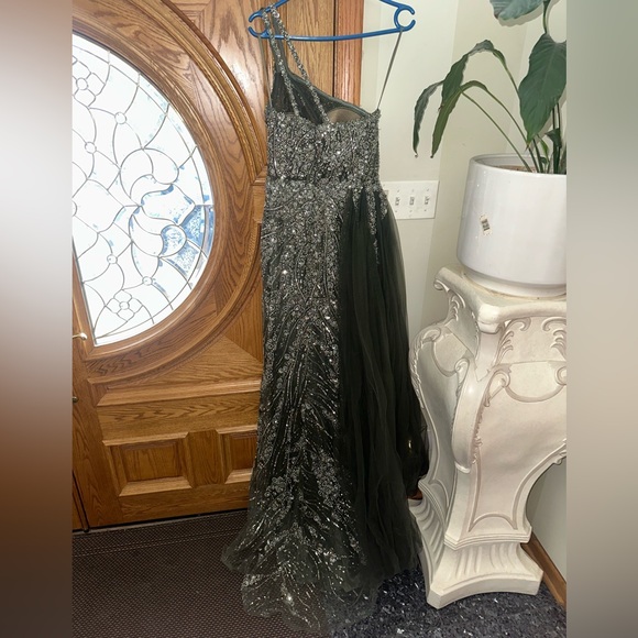 Elegant One-Shoulder Beaded Gown - Picture 2 of 5